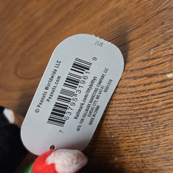 Peanuts Plush Holiday Lucy Hallmark Itty Bittys Doll with Red and Green Outfit - Picture 6 of 6